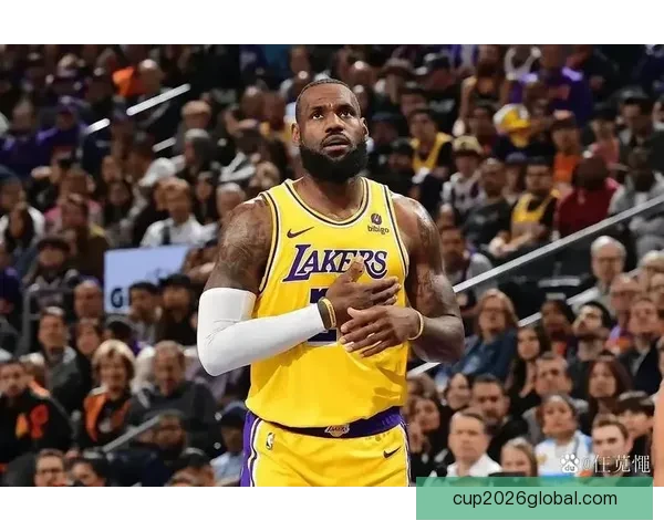 湖人今夏面临抉择老詹孤军奋战能否获五年顶薪